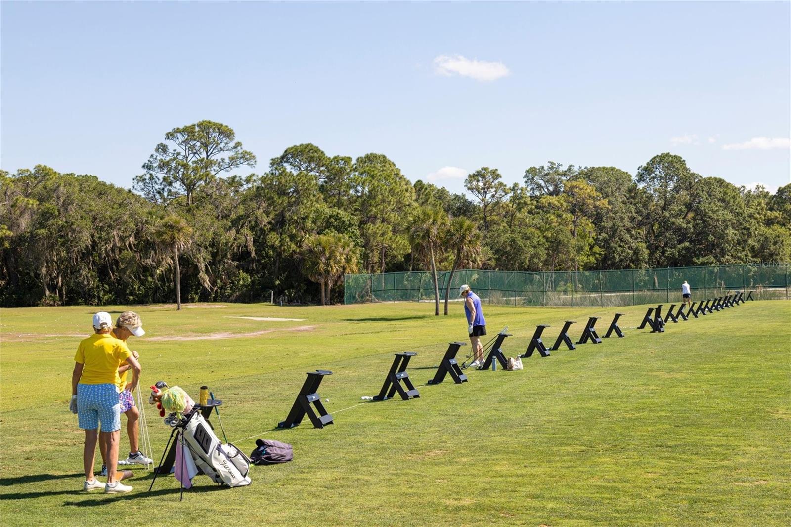 PELICAN POINTE GOLF & COUNTRY CLUB - Residential