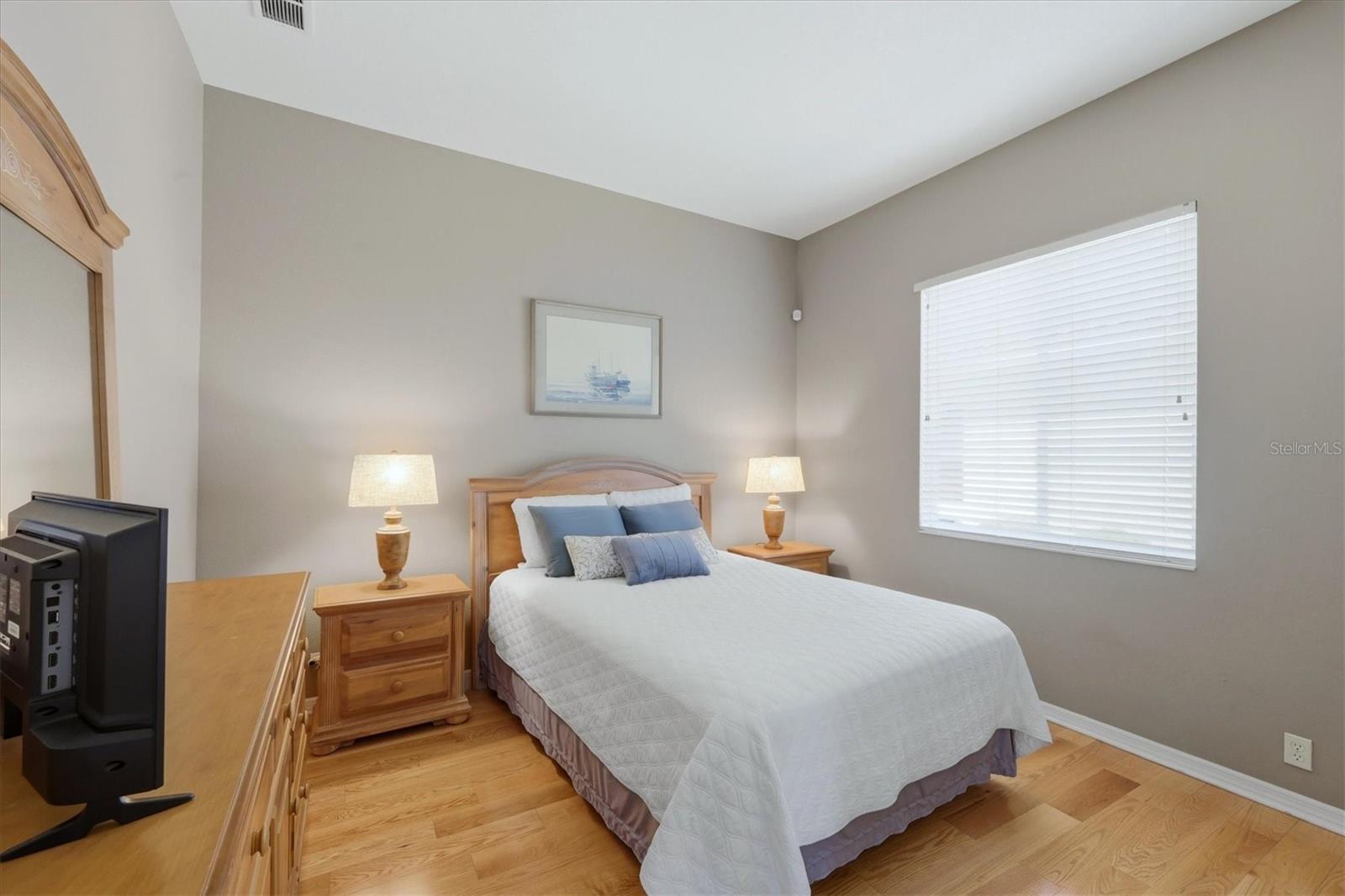 PELICAN POINTE GOLF & COUNTRY CLUB - Residential