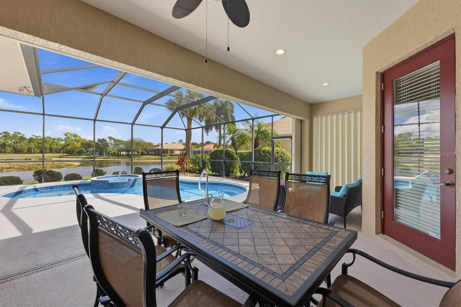 PELICAN POINTE GOLF & COUNTRY CLUB - Residential