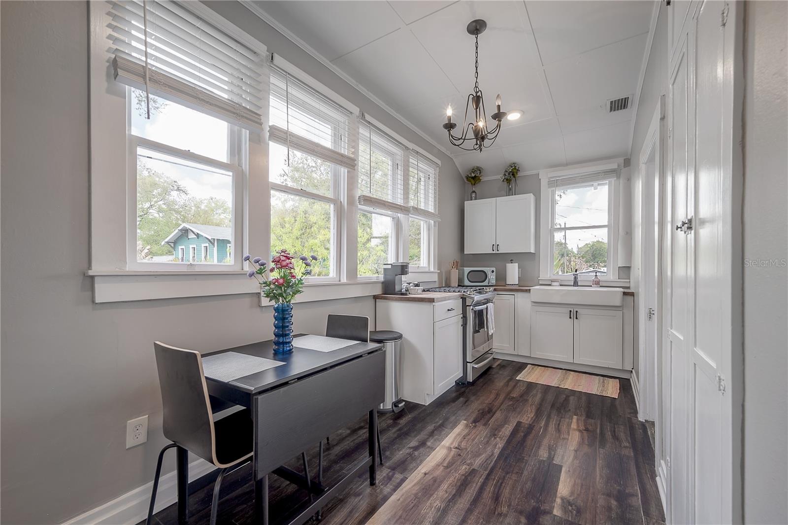 SUWANEE HEIGHTS - Residential