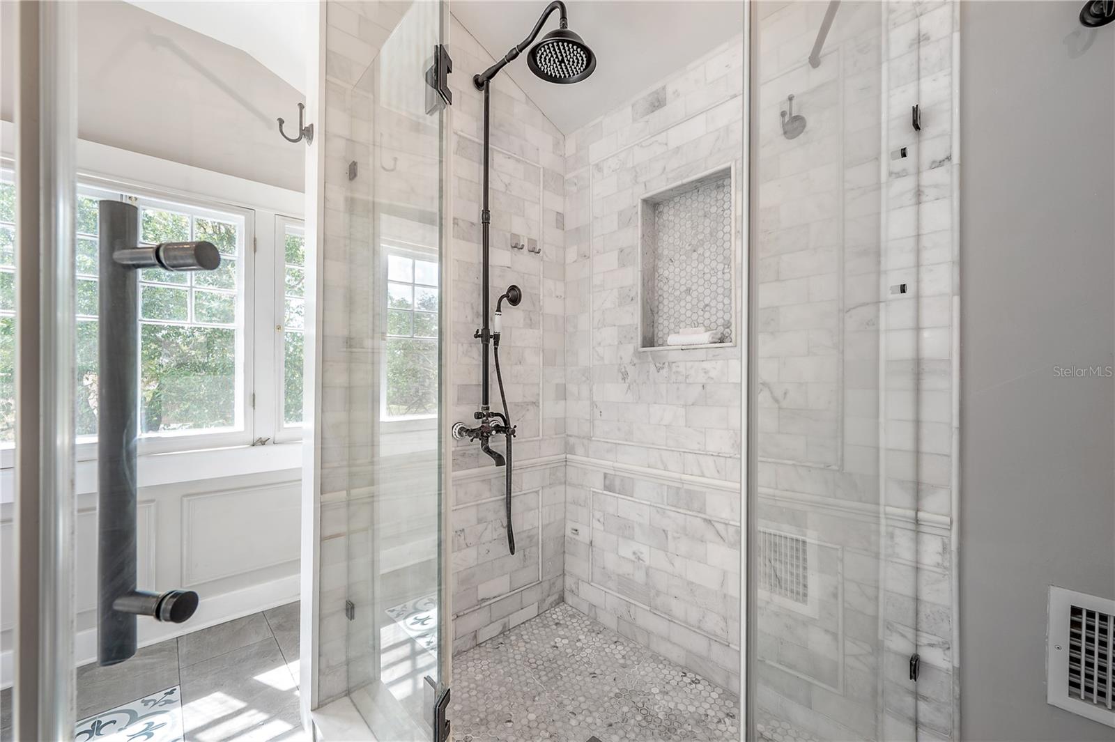 SUWANEE HEIGHTS - Residential