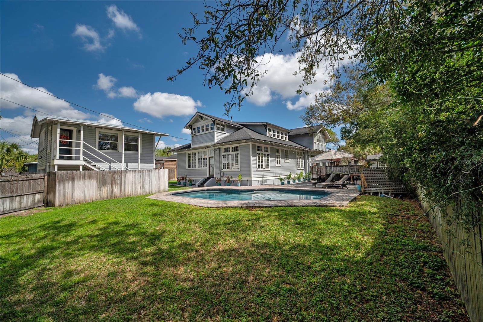 SUWANEE HEIGHTS - Residential