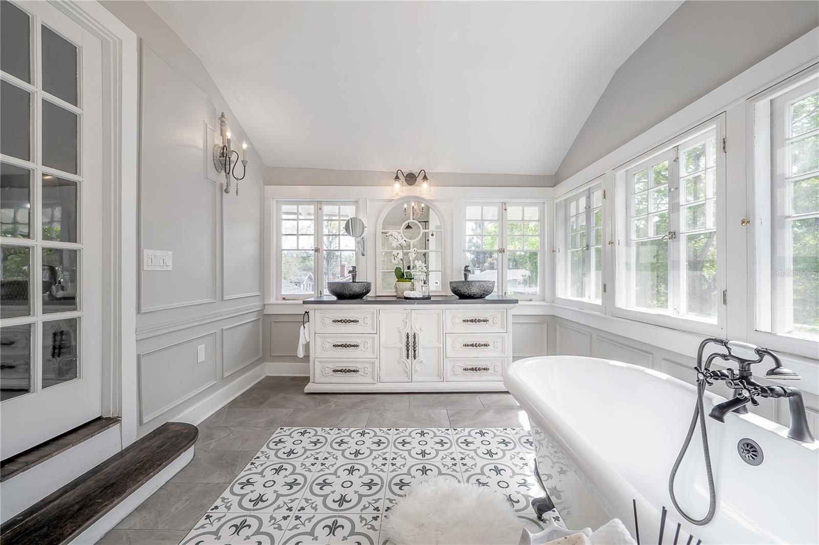 SUWANEE HEIGHTS - Residential