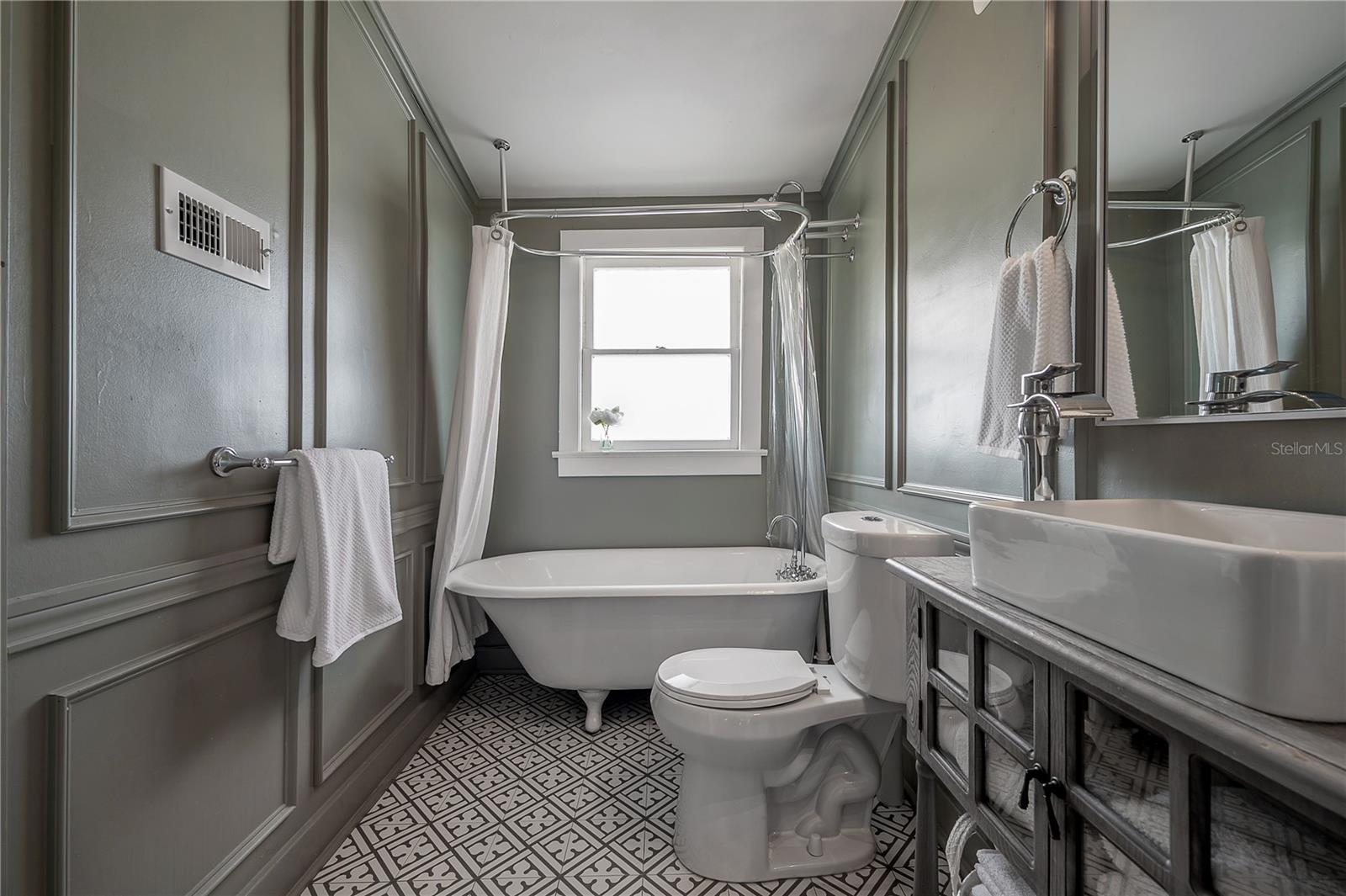 SUWANEE HEIGHTS - Residential