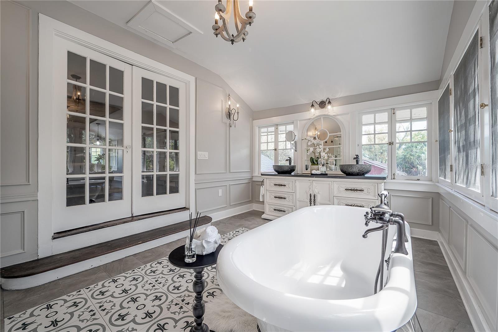 SUWANEE HEIGHTS - Residential