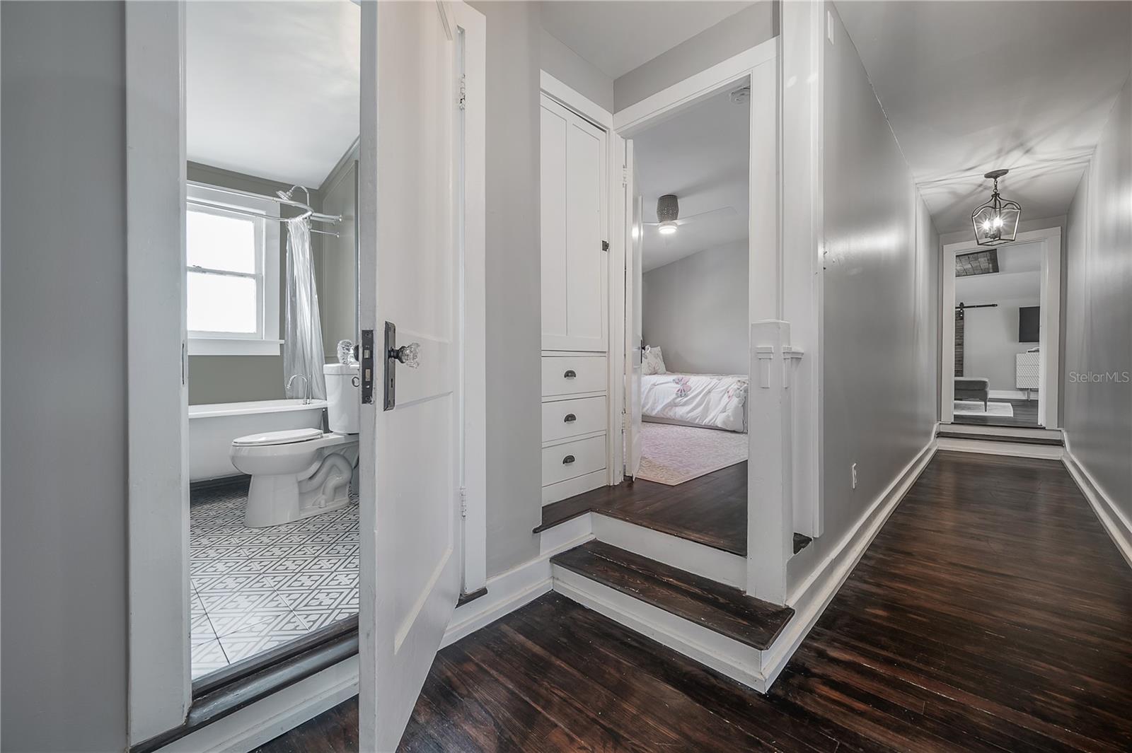 SUWANEE HEIGHTS - Residential