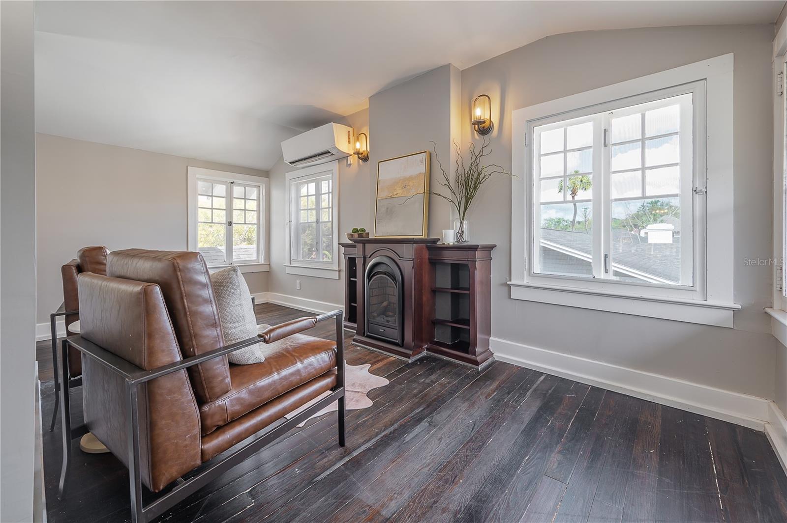 SUWANEE HEIGHTS - Residential