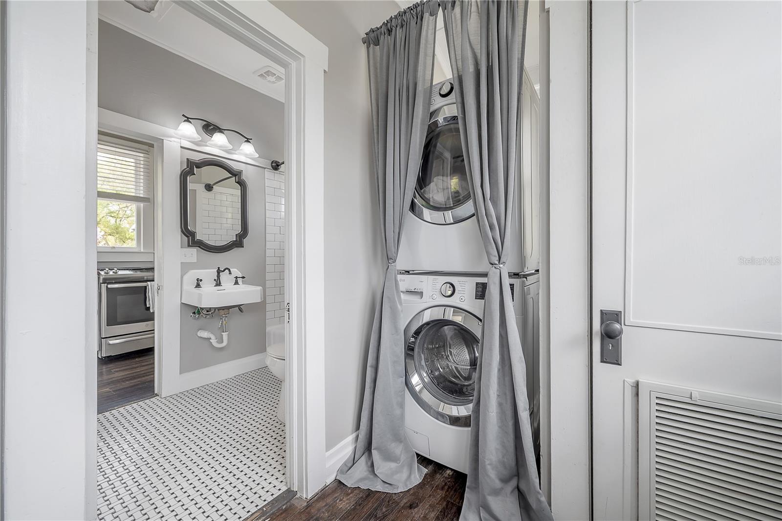 SUWANEE HEIGHTS - Residential