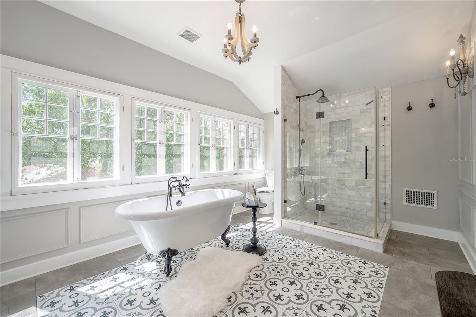 SUWANEE HEIGHTS - Residential