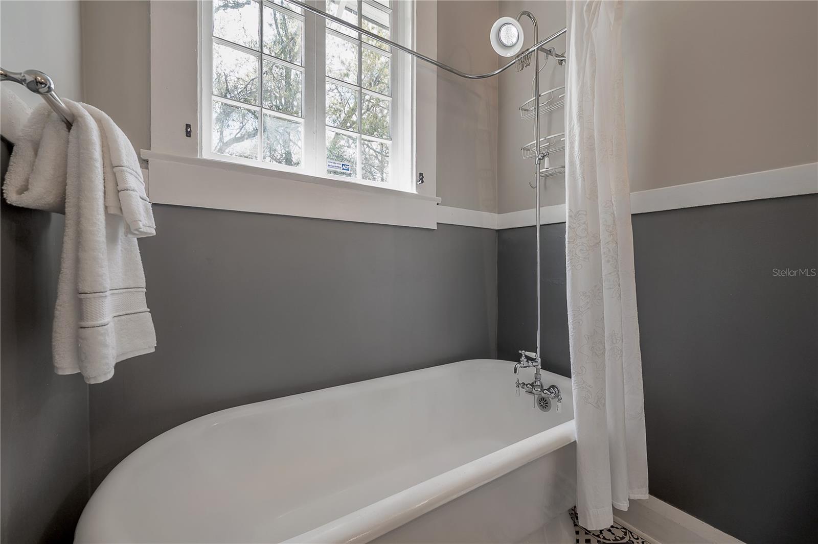 SUWANEE HEIGHTS - Residential