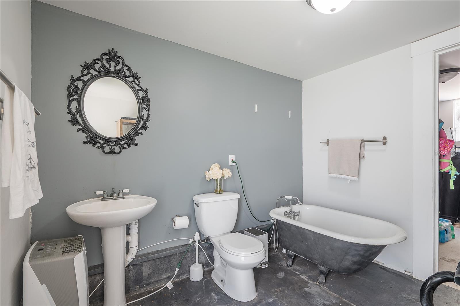 SUWANEE HEIGHTS - Residential