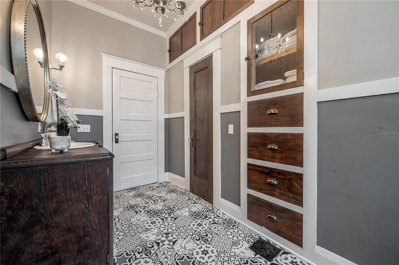 SUWANEE HEIGHTS - Residential