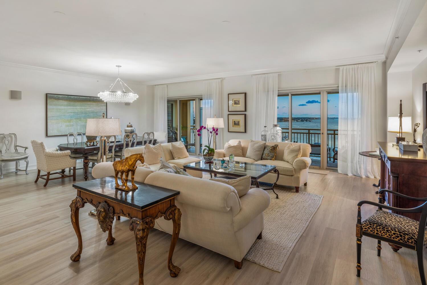 THE RESIDENCES - Residential