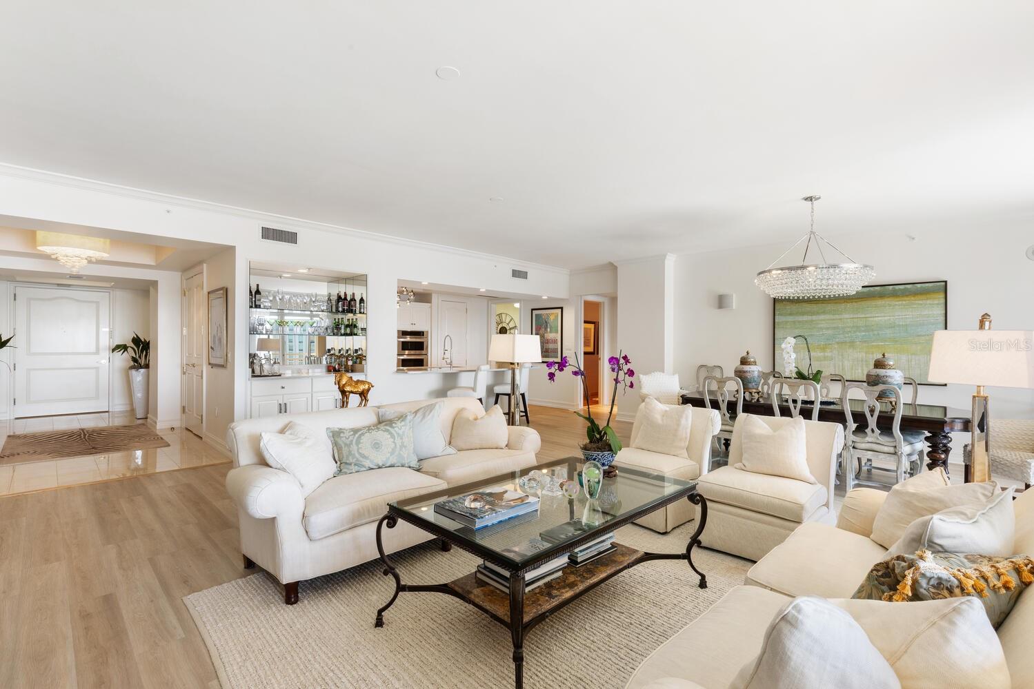 THE RESIDENCES - Residential