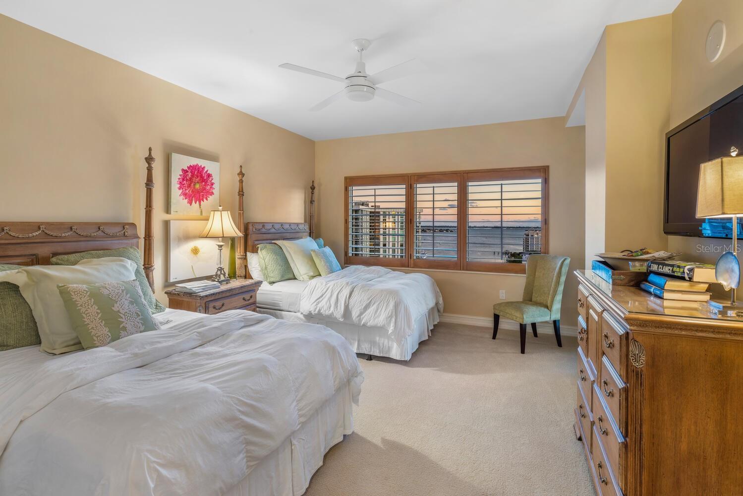 THE RESIDENCES - Residential