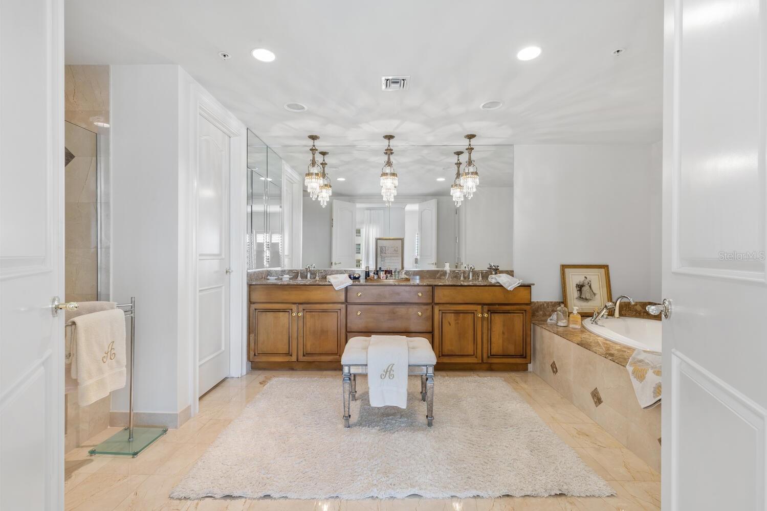 THE RESIDENCES - Residential