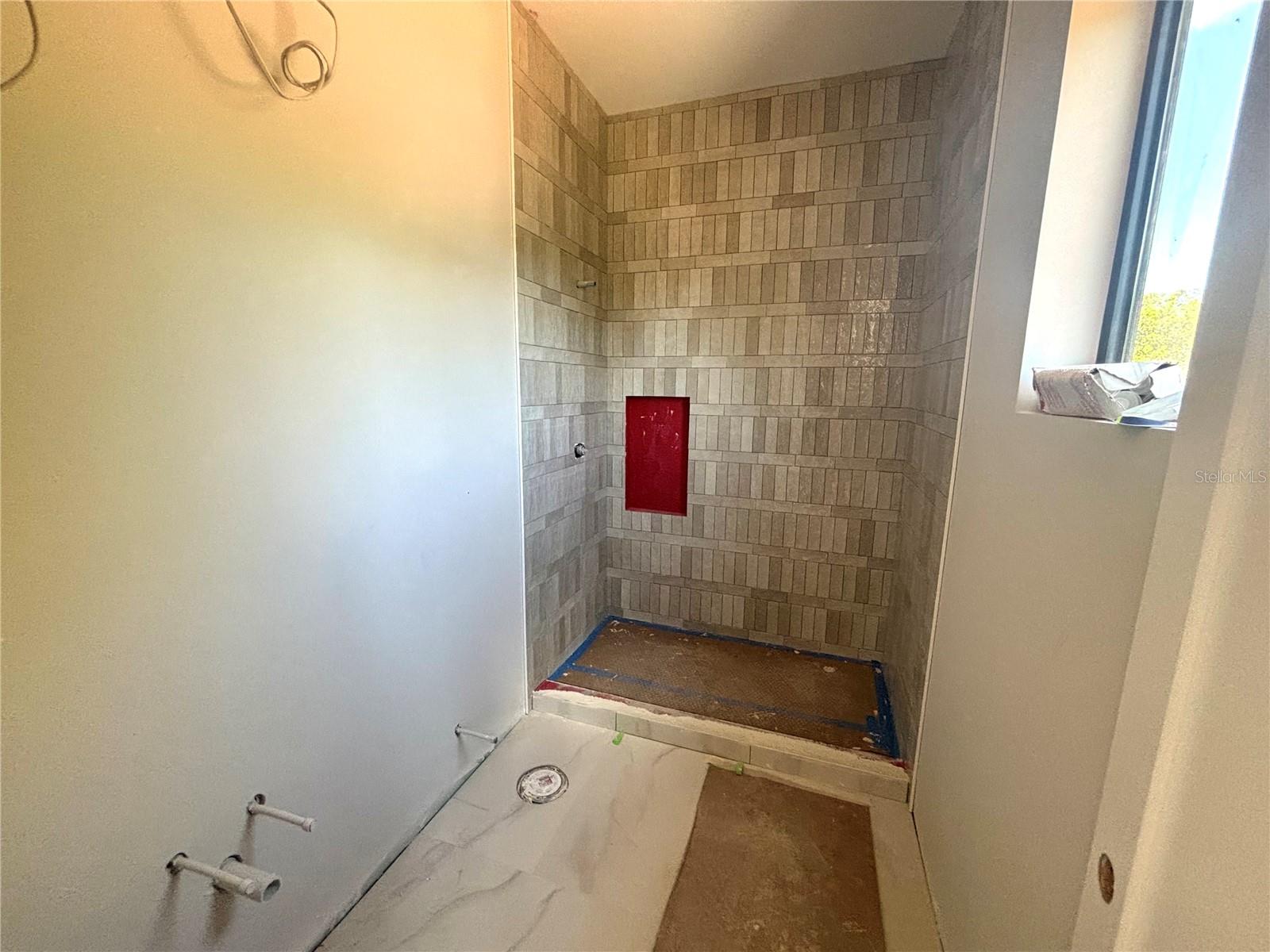 HOLLIEANNA SHORES - Residential