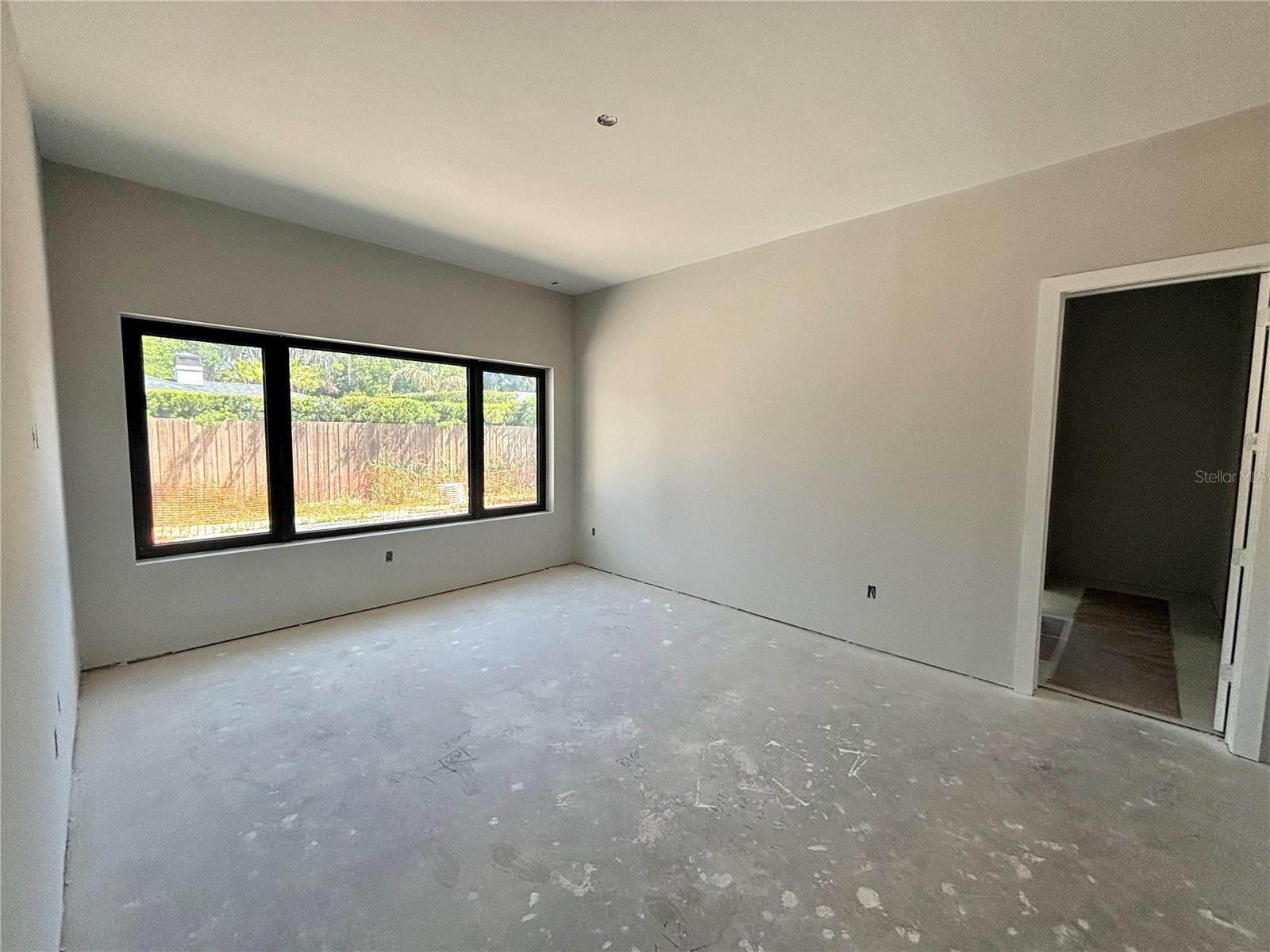 HOLLIEANNA SHORES - Residential