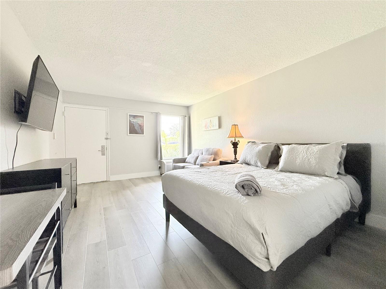 7150 N TAMIAMI TRAIL C126