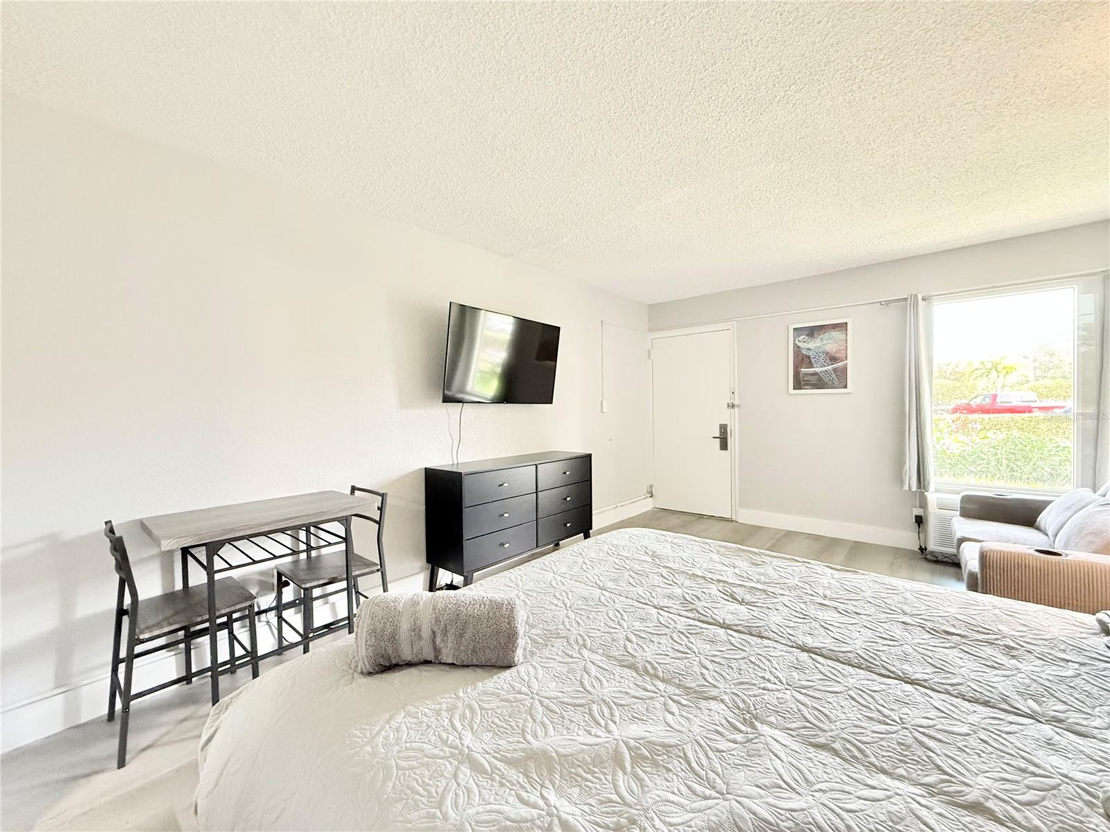 7150 N TAMIAMI TRAIL C126