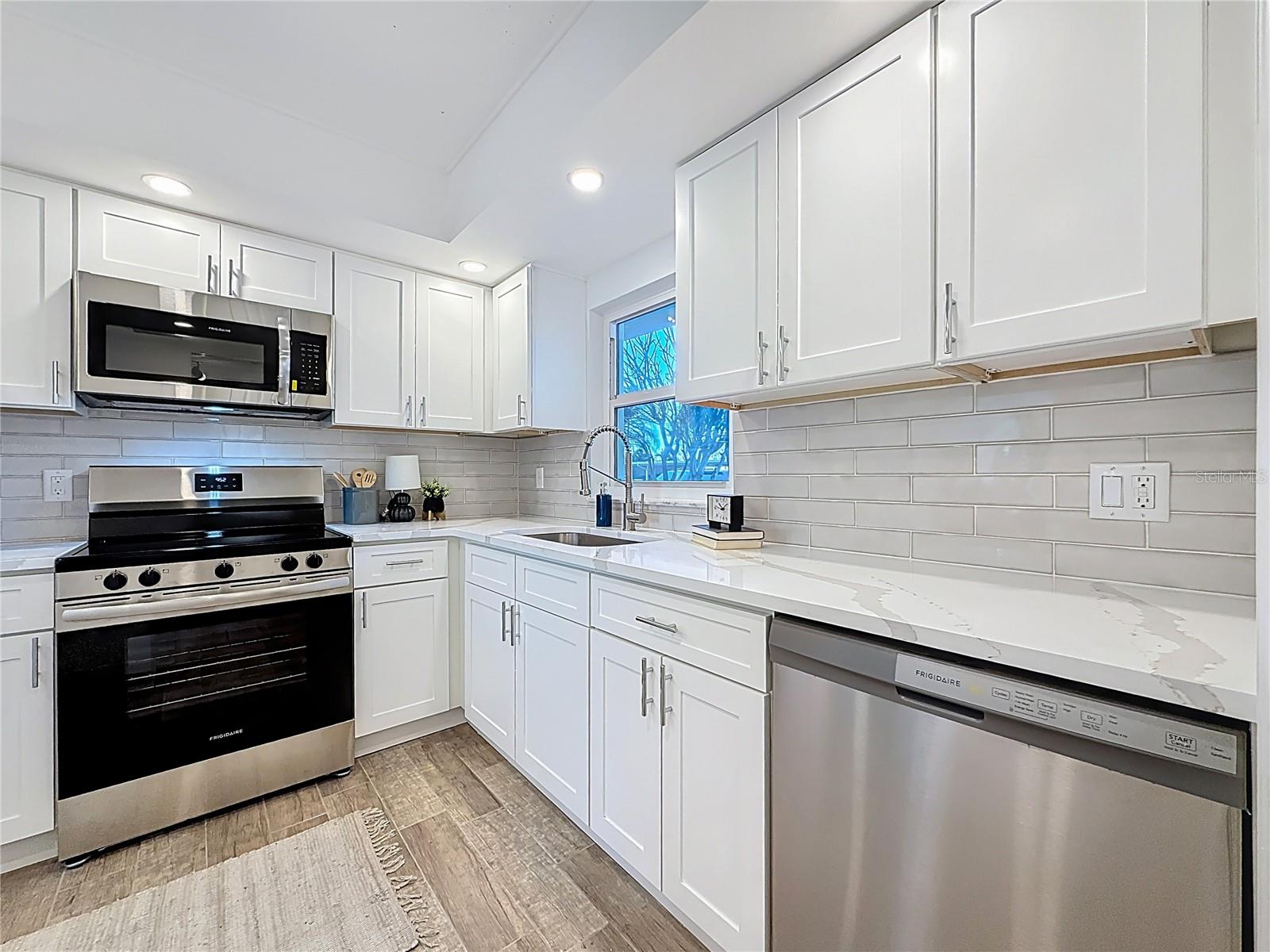 4550 COVE CIRCLE 106