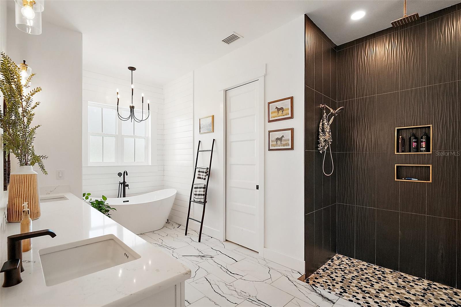1560 NE 17TH STREET