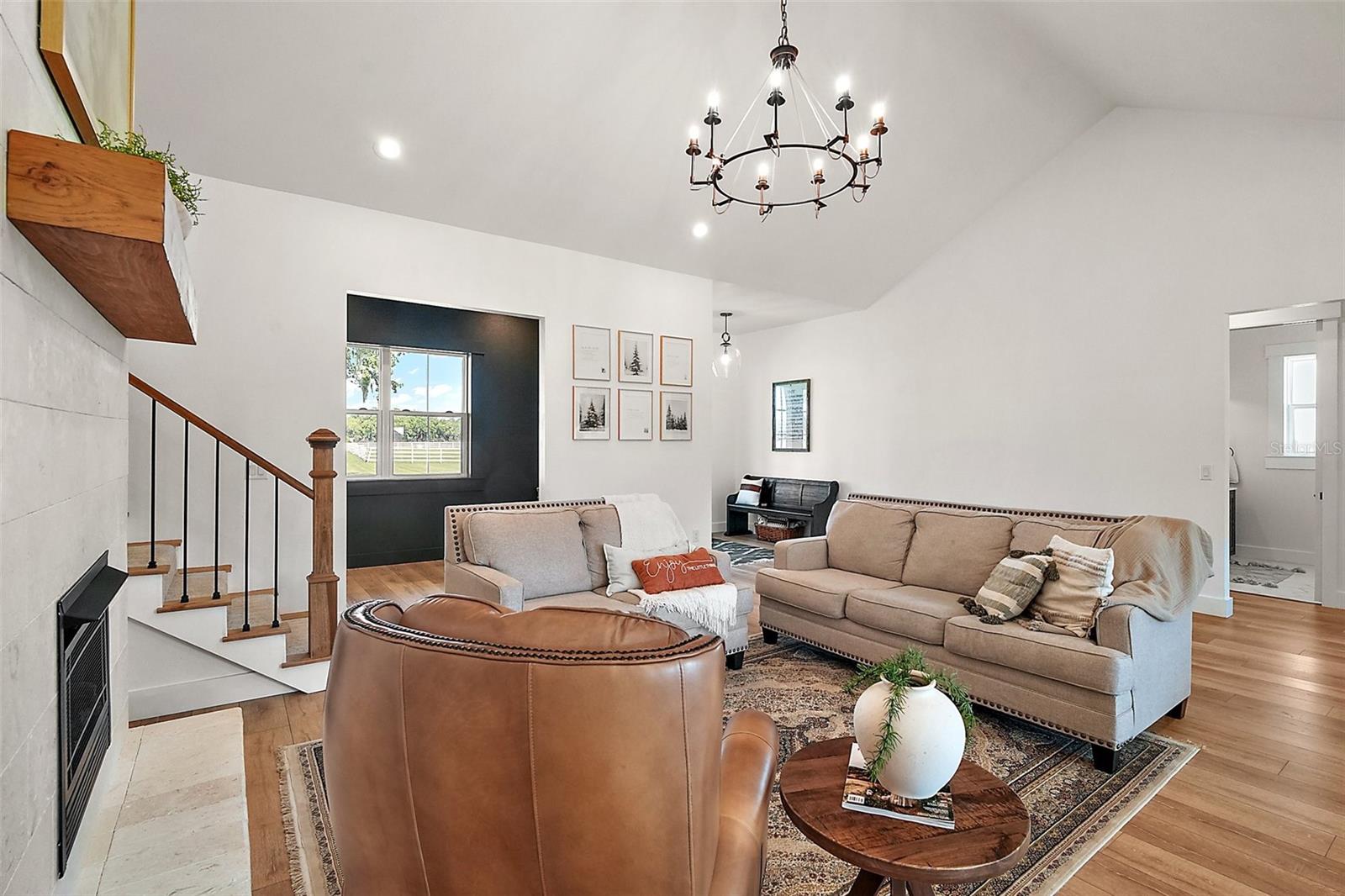 1560 NE 17TH STREET
