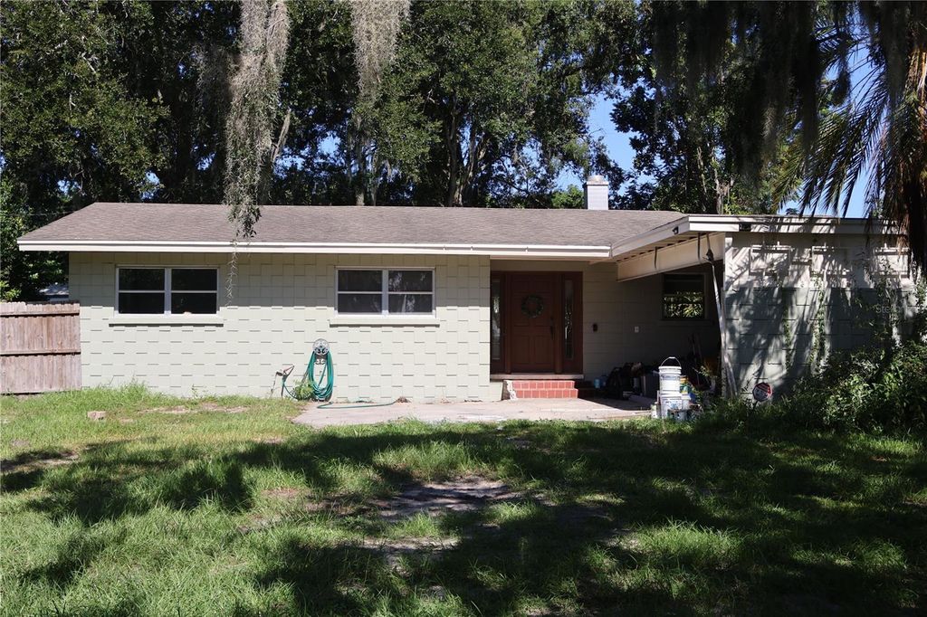 Photo of 412 W Lake Summit Drive, Winter Haven, FL 33884 (MLS # TB8451562)