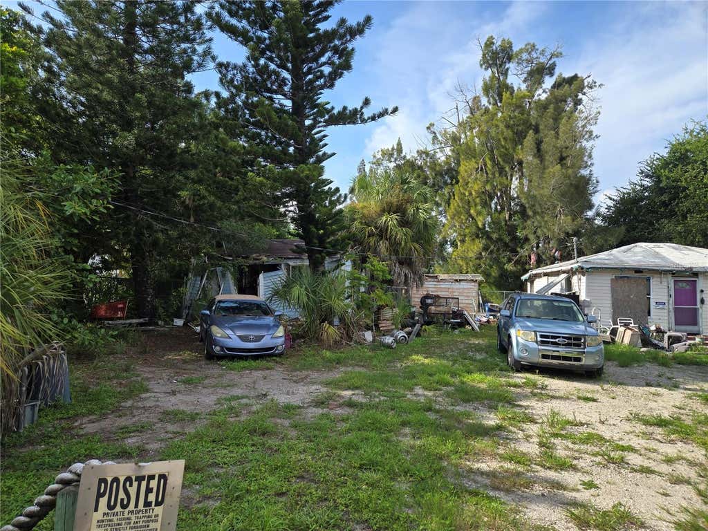 Photo of 1305 Hardin Avenue, Sarasota, FL 34243 (MLS # A4702097)