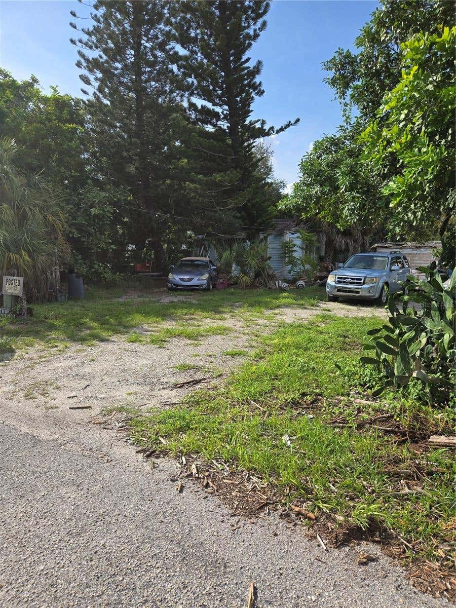 Photo of 1305 Hardin Avenue, Sarasota, FL 34243 (MLS # A4702097)