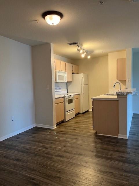 5447 VINELAND ROAD 1210