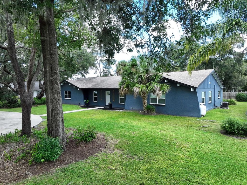 Photo of 1404 Big Oak Court, Brandon, FL 33511 (MLS # TB8436508)