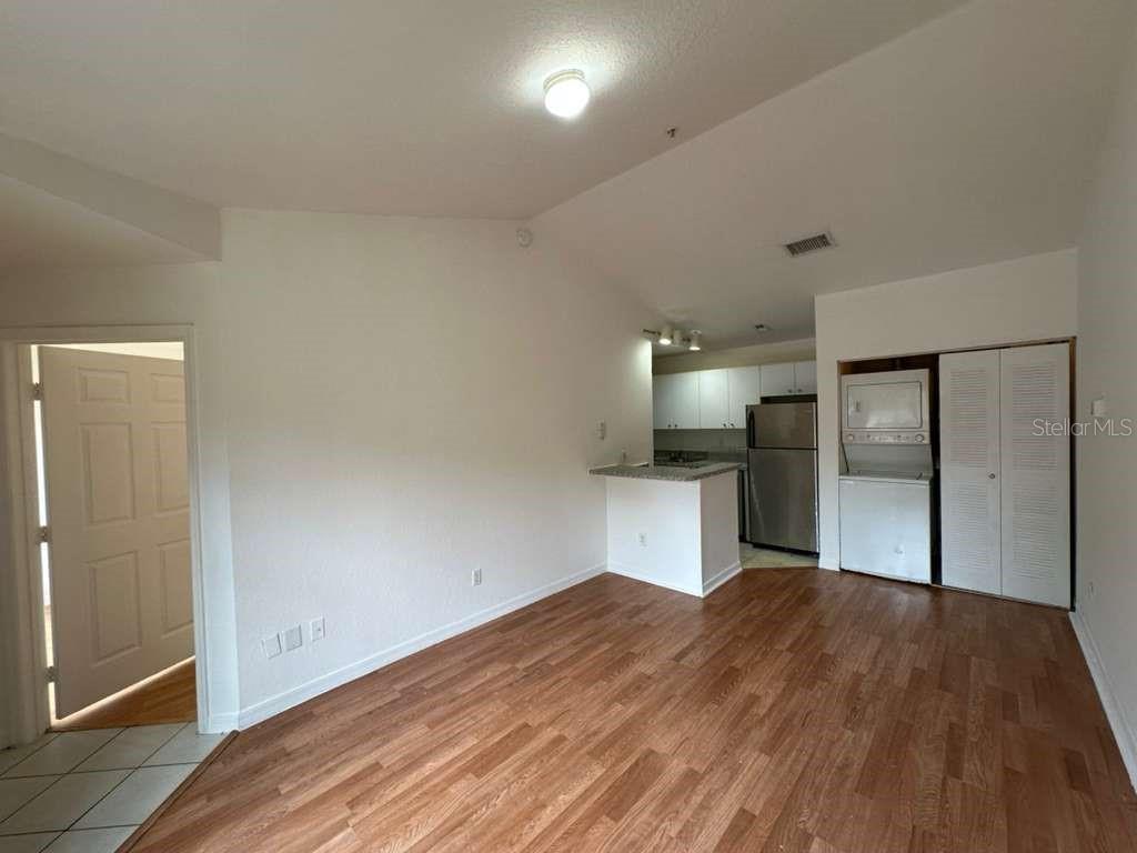 AZUR/METROWEST - Residential Lease