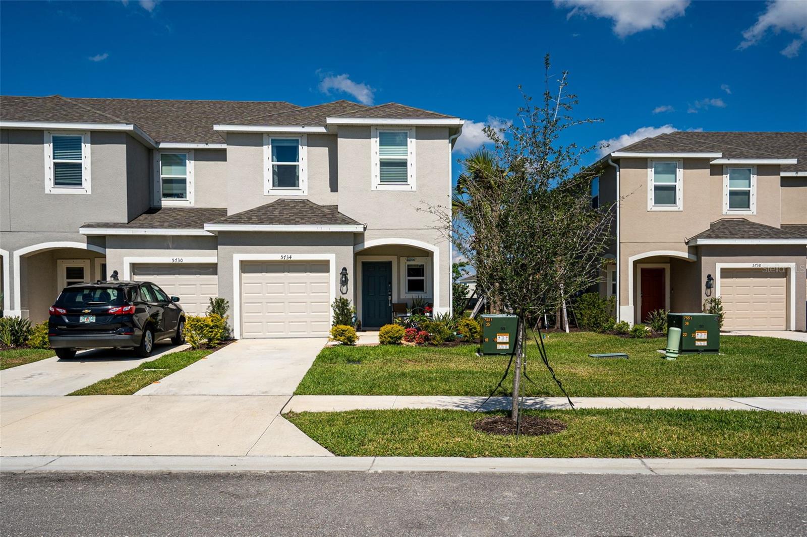 Available September 1! This bright and modern 3-bedroom, 2.5-bath end-unit townhome in the desirable Palmero community offers comfort, space, and a prime location near Nokomis and Venice beaches. Built in 2024, this Marigold model features a 1-car attached garage plus an additional parking space, and extra green space for added privacy.
Inside, you’ll love the open-concept layout with a sleek kitchen that boasts stainless steel appliances, a large quartz island, and plenty of cabinet space. The seamless flow between the kitchen, dining, and living areas creates a welcoming space for relaxing or entertaining. Step out onto your private patio with waterfront views—perfect for enjoying peaceful Florida evenings.
This upgraded home also includes:
Screened patio door
Upgraded bathroom vanities
Garage with heat-resistant insulation and epoxy flooring
As a tenant, you’ll enjoy access to resort-style community amenities, including:
Secure gated entry
Pool & Jacuzzi
Tennis and basketball courts
Playground & dog park
Conveniently located in Laurel, close to I-75 and US-41, you're just minutes from Sarasota’s shopping, dining, and world-famous Gulf beaches.
Rent this beautifully maintained townhome and experience Palmero living at its finest!