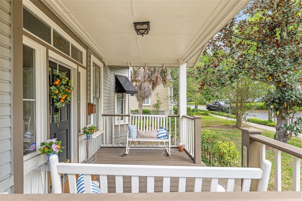 Photo of 721 SE 5th Street, Ocala, FL 34471 (MLS # OM722132)