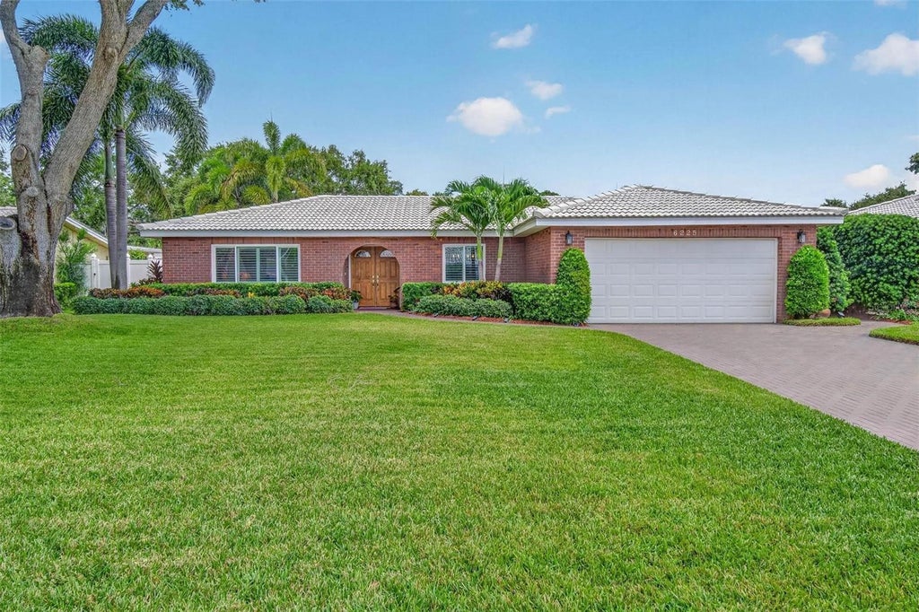 Photo of 6225 43rd Avenue N, Kenneth City, FL 33709 (MLS # TB8542146)