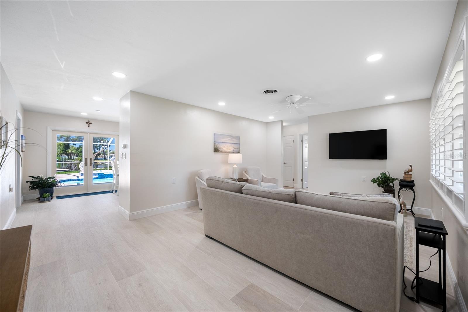 SHORE ACRES BUTTERFLY LAKE REP - Residential
