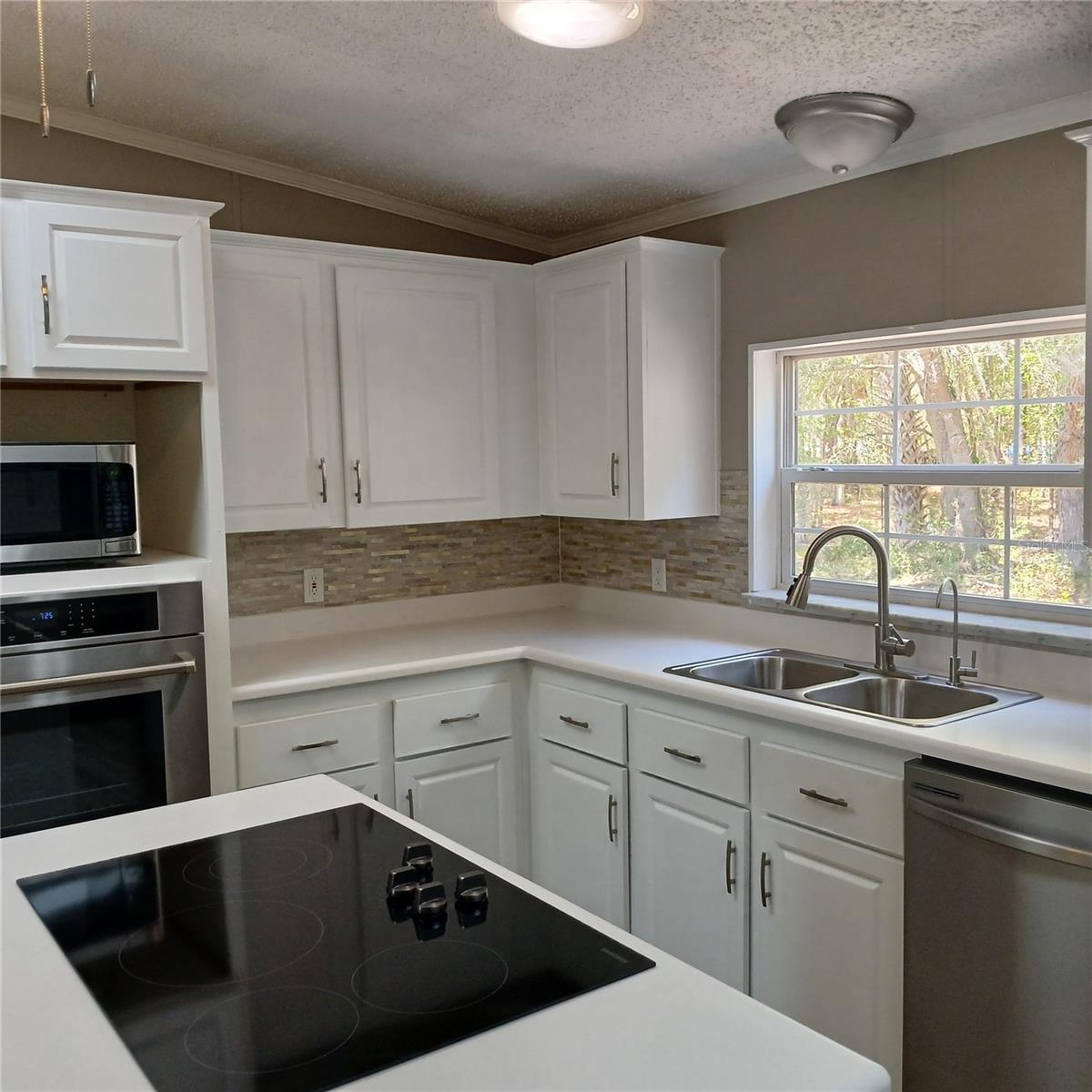 CRYSTAL POINTE UNIT 01 - Residential