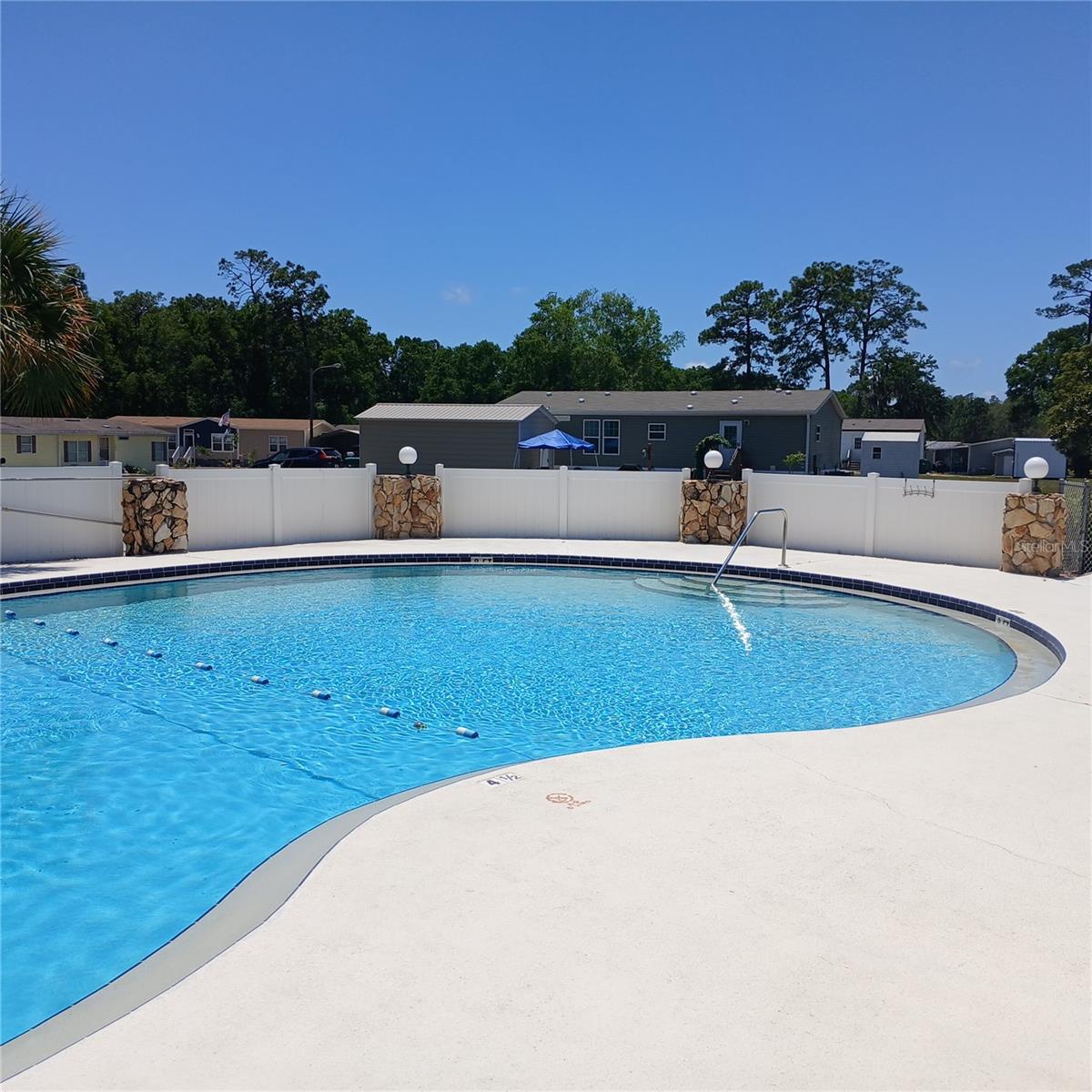 CRYSTAL POINTE UNIT 01 - Residential