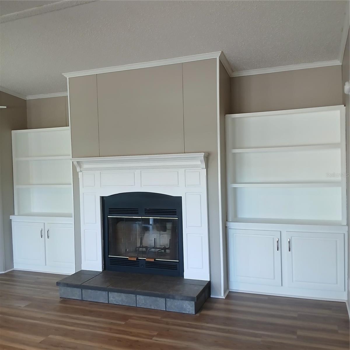 CRYSTAL POINTE UNIT 01 - Residential