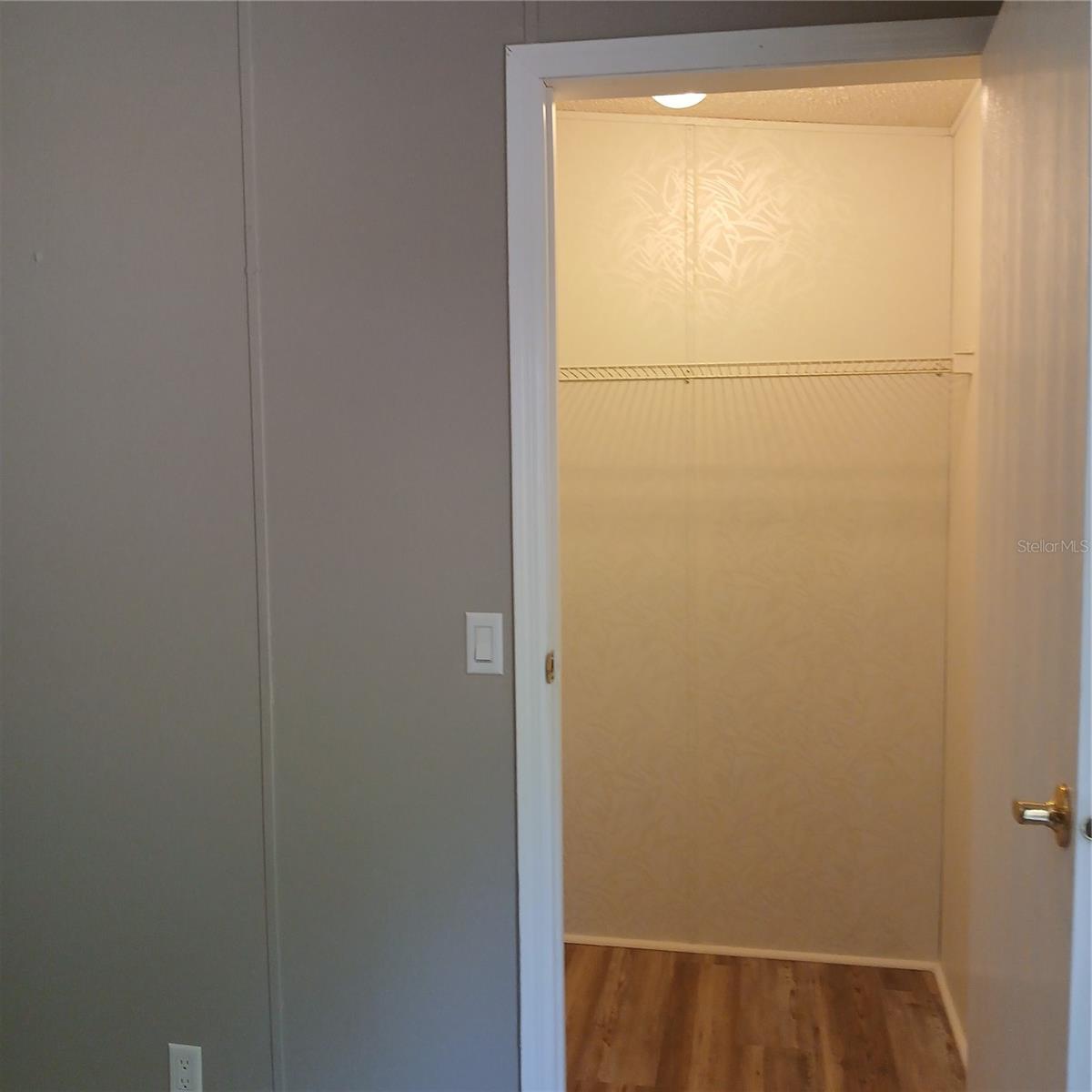 CRYSTAL POINTE UNIT 01 - Residential