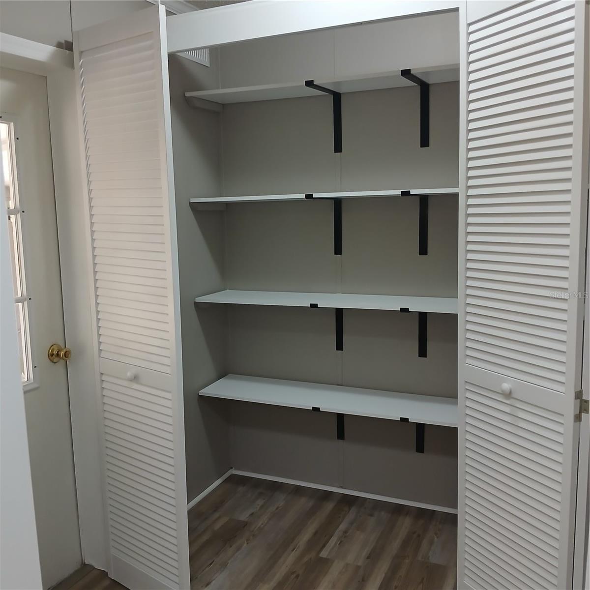 CRYSTAL POINTE UNIT 01 - Residential