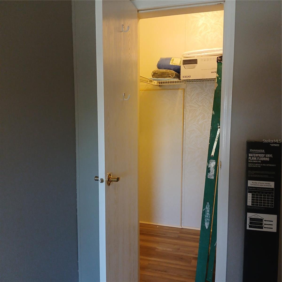 CRYSTAL POINTE UNIT 01 - Residential