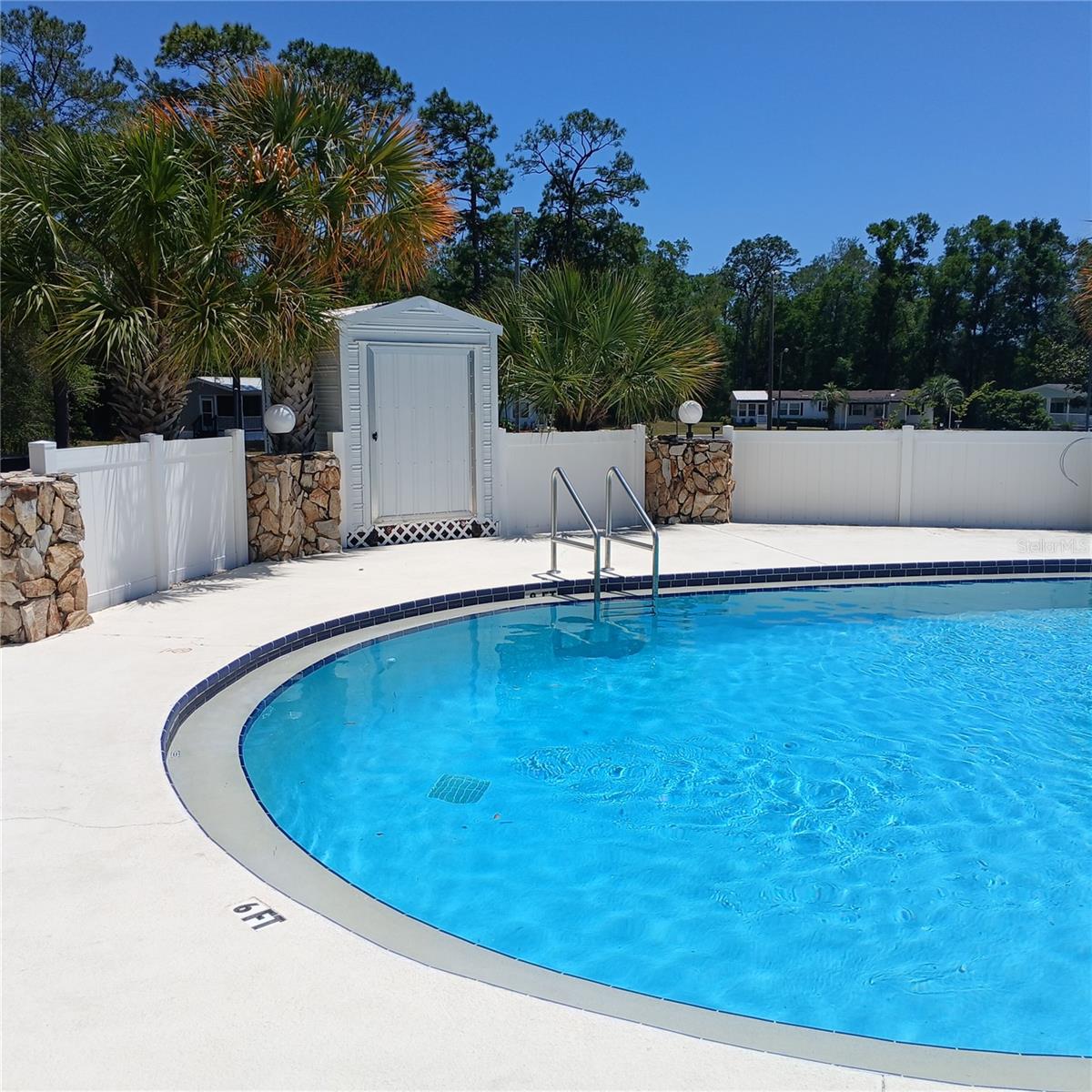CRYSTAL POINTE UNIT 01 - Residential