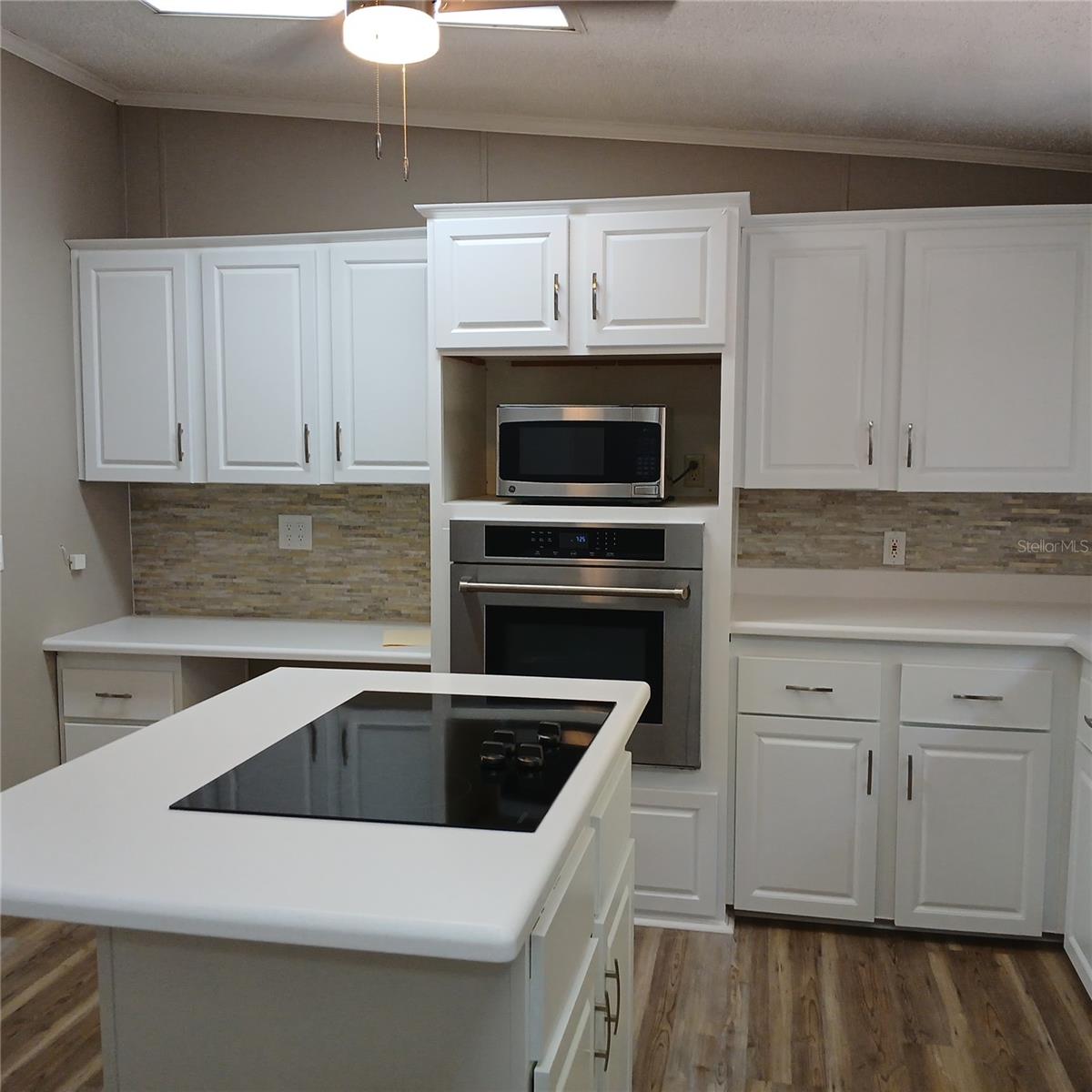 CRYSTAL POINTE UNIT 01 - Residential