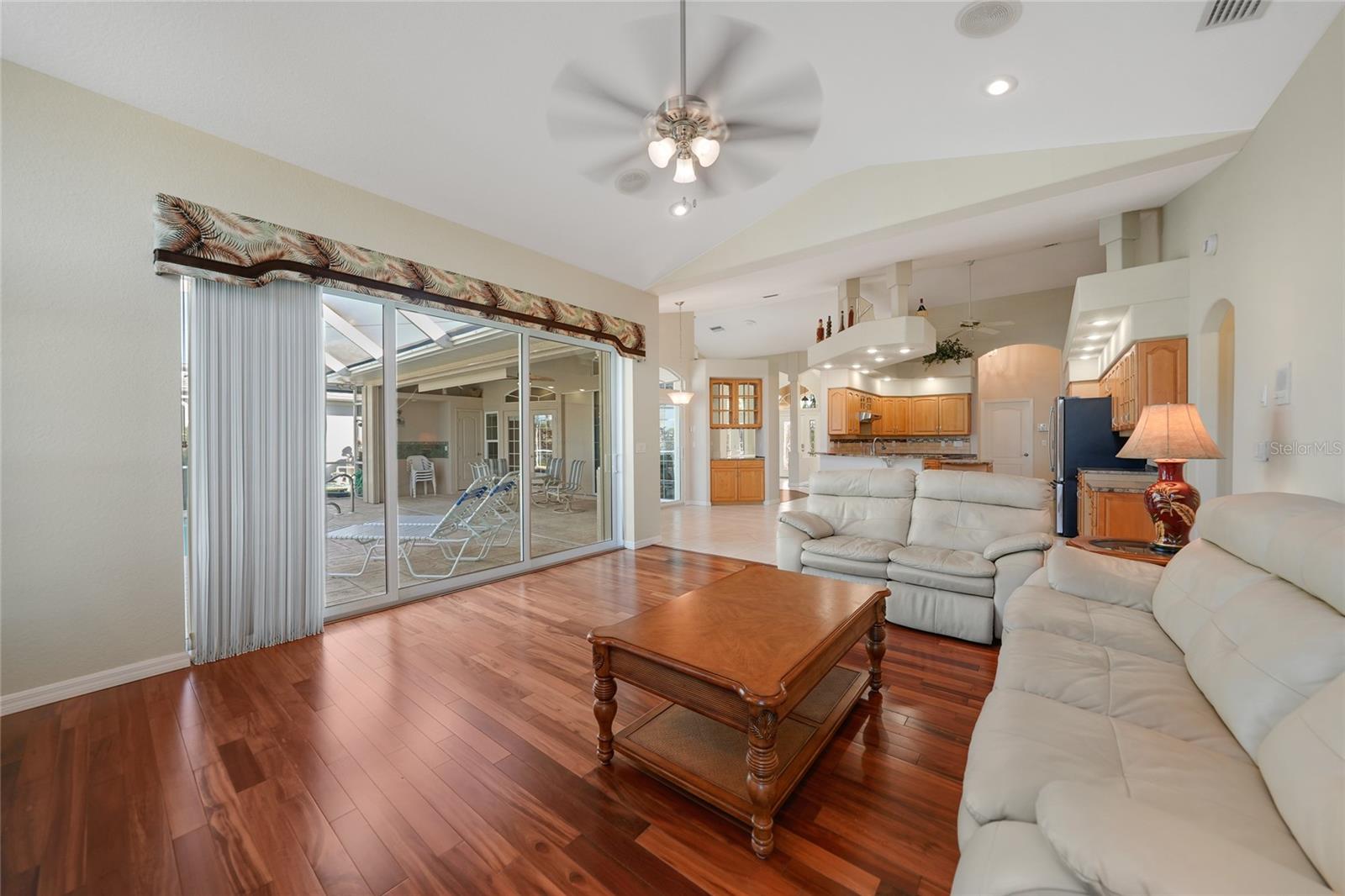 LAKE PEMBROKE FIRST ADD - Residential