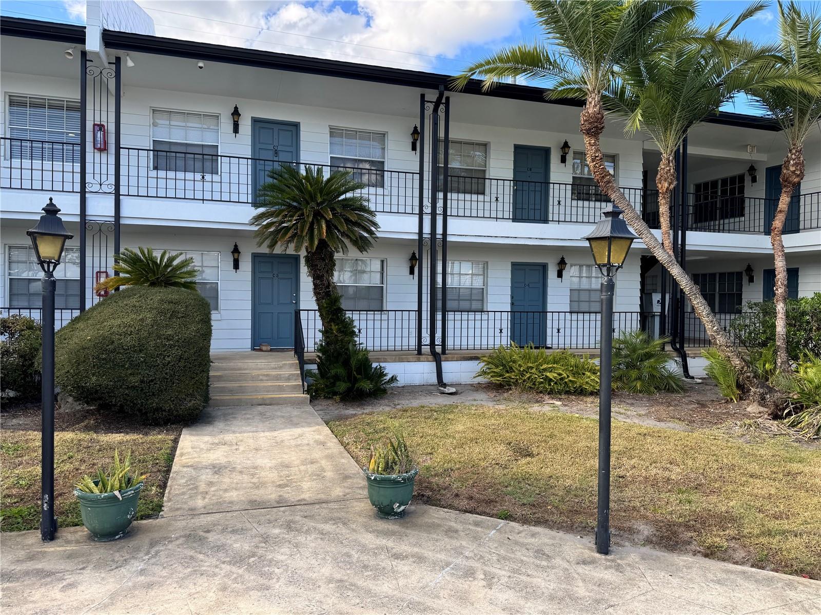 PINELOCH LAKE APTS - Residential