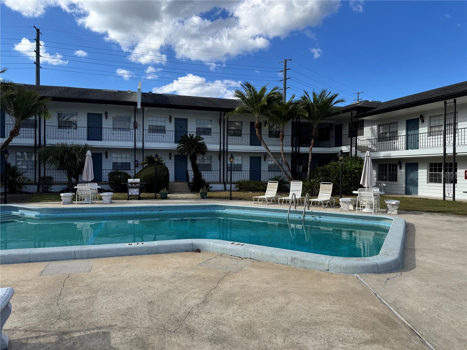 PINELOCH LAKE APTS - Residential