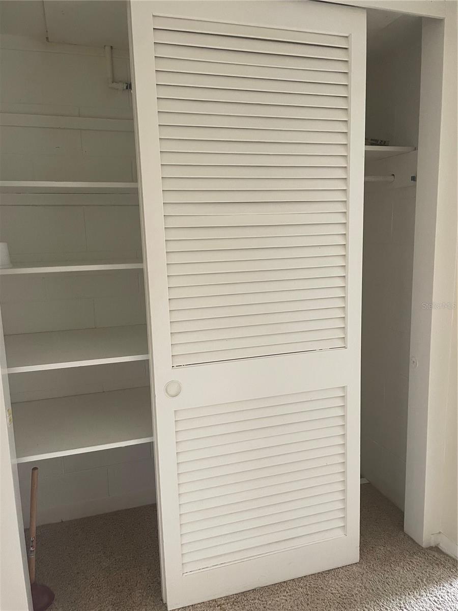 PINELOCH LAKE APTS - Residential