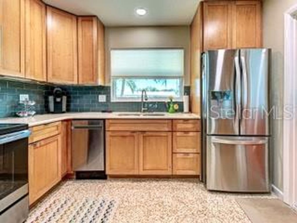 Photo of 220 Glen Oak Road, Venice, FL 34293 (MLS # N6143256)